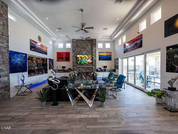 5th image of 895 Bella Vista Dr