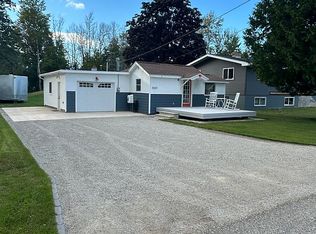 9169 Wahl R55 Ave, Gladstone, MI 49837