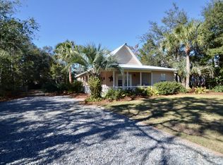 427 Seacrest Dr, Seacrest, FL 32461