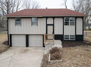 200 Erin St, Buckner, MO 64016