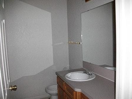 5th image of 323 Summers Rd