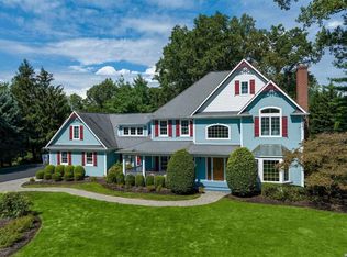 10 Watch Way, Lloyd Harbor, NY 11743