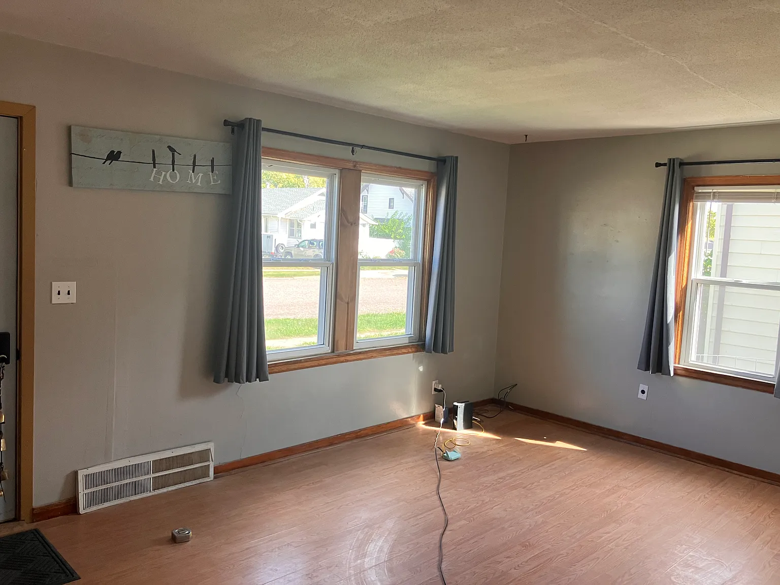 3 bed, 1080 sqft, $1,050 — Photo 4
