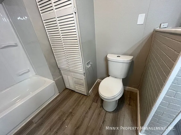950 S 10th St — Photo 12