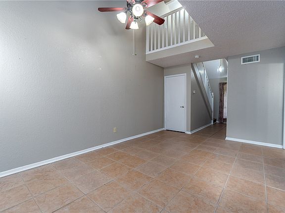 3rd image of 4002 Oak Forest Dr #G
