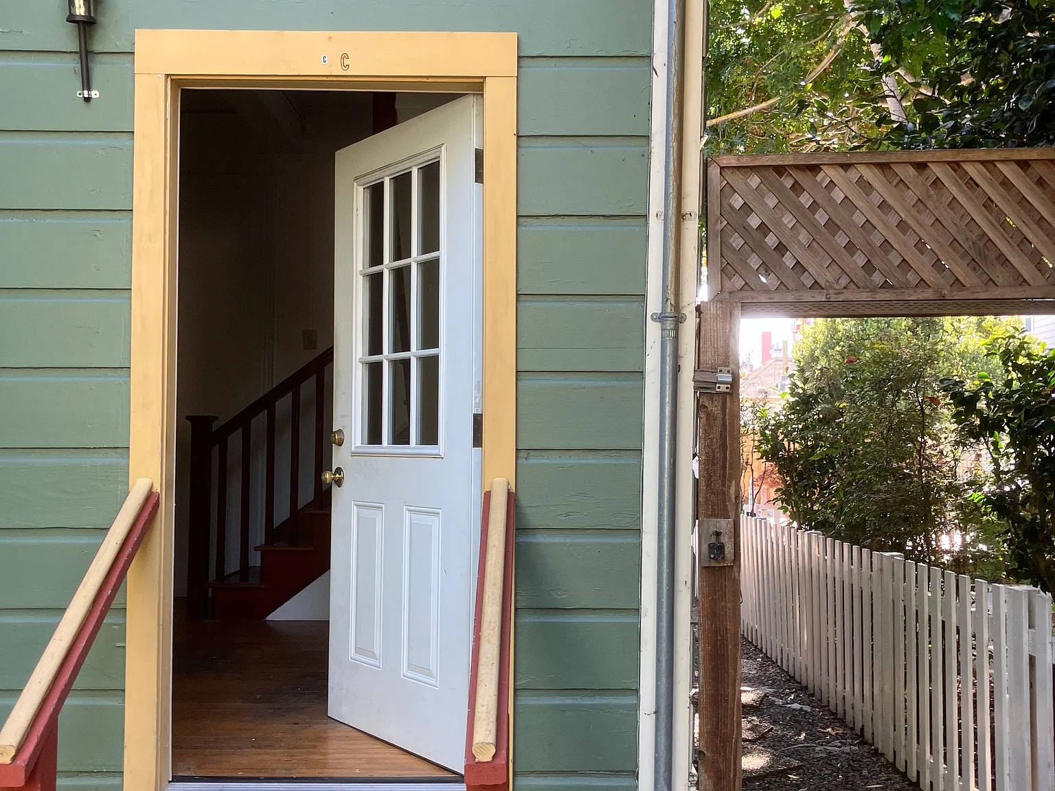 411 Cedar St — Photo 2