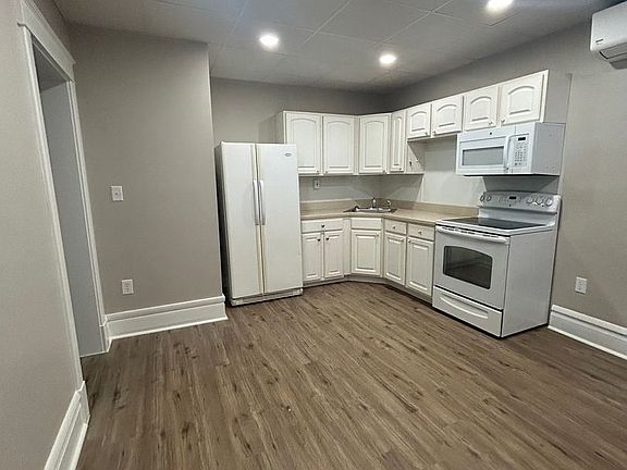 3rd image of 601 S West End Ave #2