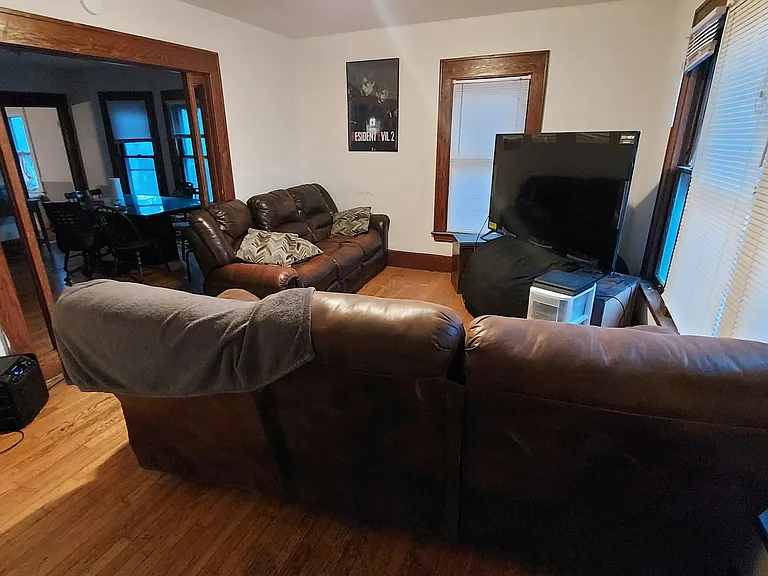 916 Ackerman Ave #5 — Photo 2
