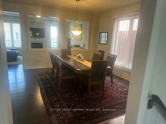 124 Fingland Cres — Photo 4