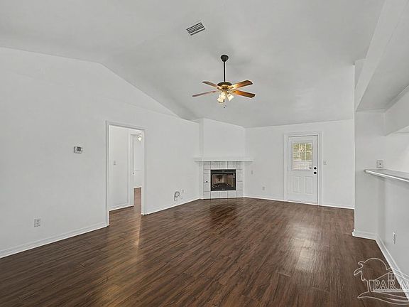 5th image of 412 Strandview Dr