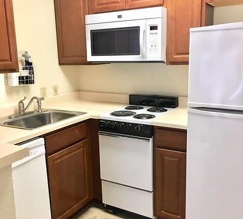 2nd image of 3113 Sondra Dr APT 304