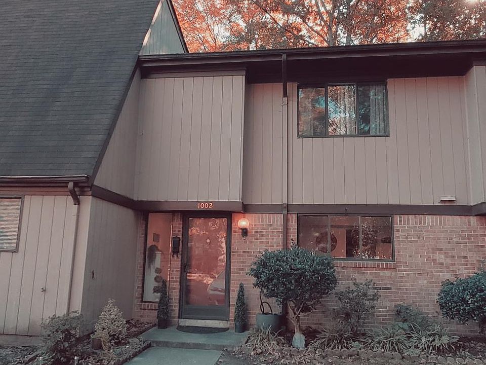 1st image of 1002 N Green Dr