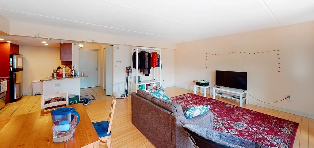 2 bed, 875 sqft, $3,750 — Photo 4