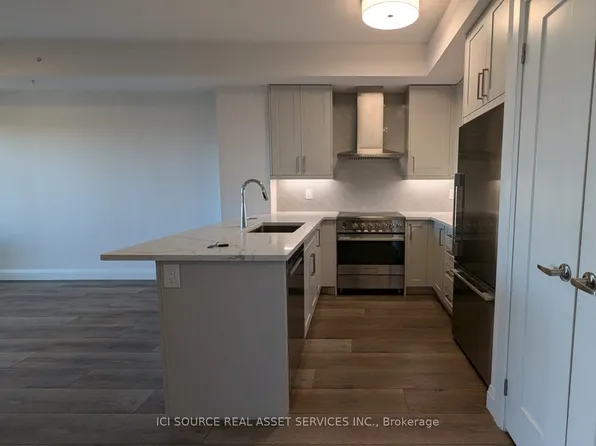 500 Brock Ave #806, Burlington, ON L7S 1M8