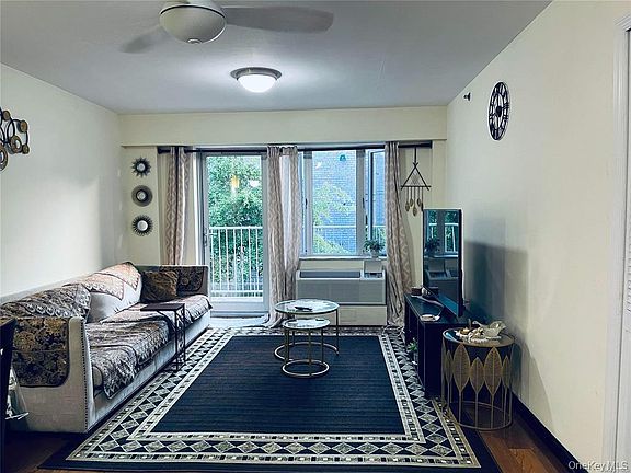 4th image of 6434 Grand Central Parkway #2B