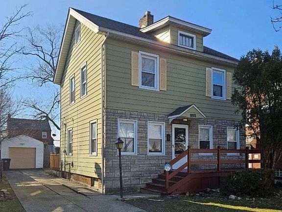 2nd image of 18304 Hiller Ave