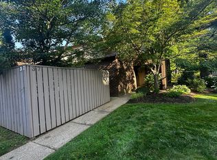37 Farmhouse Ct, Pikesville, MD 21208
