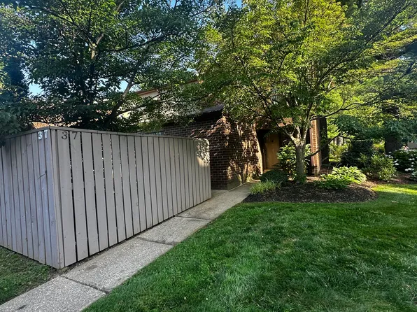 37 Farmhouse Ct, Pikesville, MD 21208