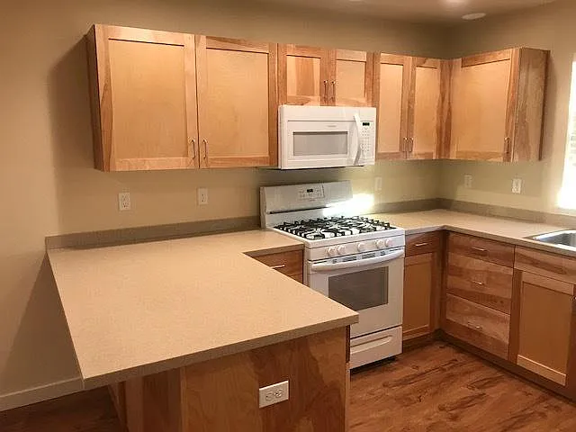 2 bed, 2.5 bath, 1470 sqft, $2,195 — Photo 3