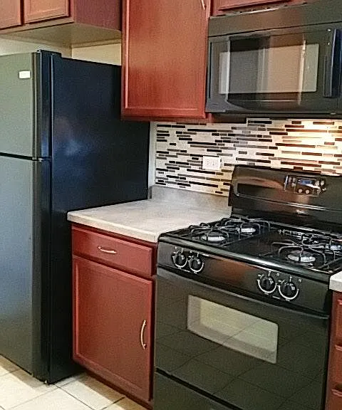 646 W 70th St #2 — Photo 3
