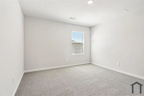 701 Easthill Dr — Photo 6
