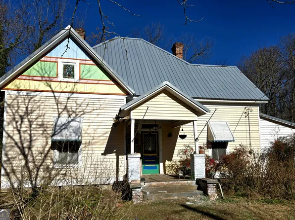 646 Walters Rd, Lavonia, GA 30553