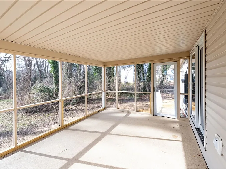 10 James Dr — Photo 25