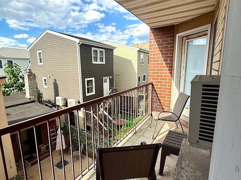 2827 Brown St — Photo 13