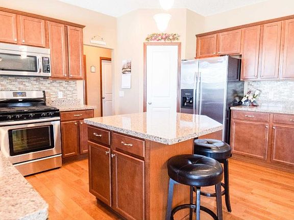 4th image of 18466 Dunbury Ave