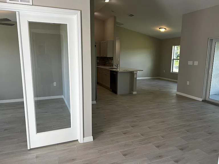 3913 NW 42nd Ln — Photo 23