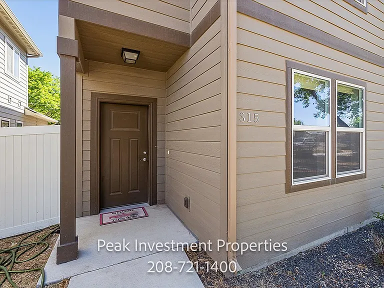 315 E Denver St — Photo 27