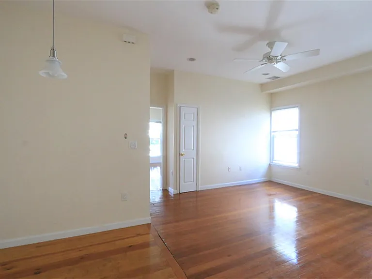 24 Tufts St #2 — Photo 15
