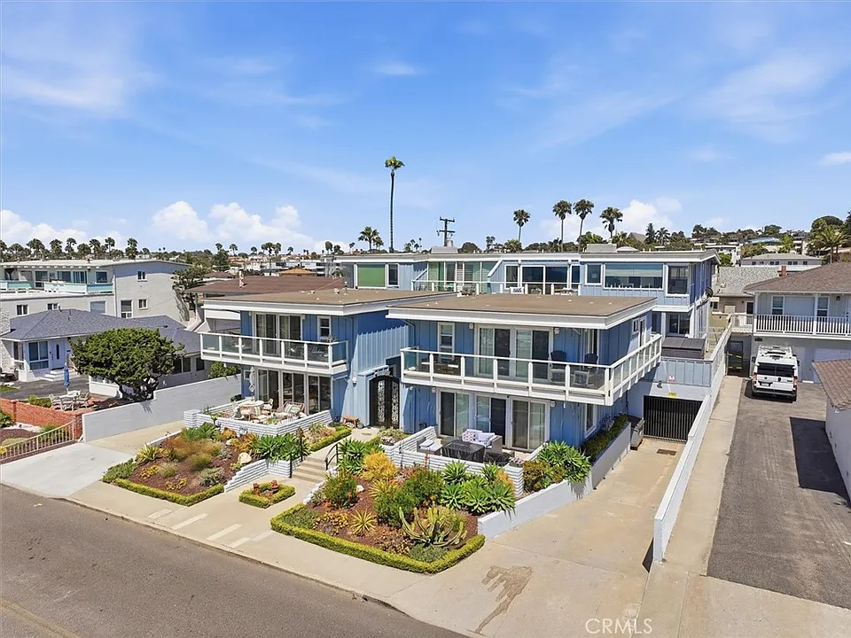 320 Paseo De La Playa