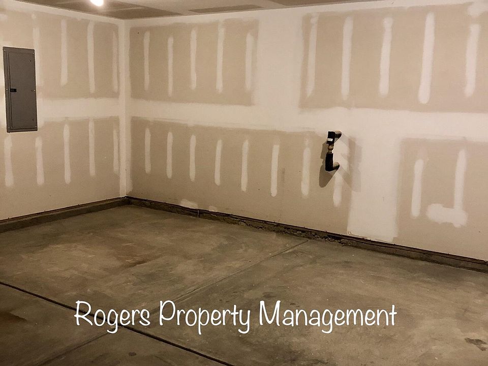 2nd image of 90 W Boulder Rd