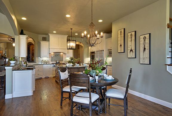 Breakfast area looking into kitchen
