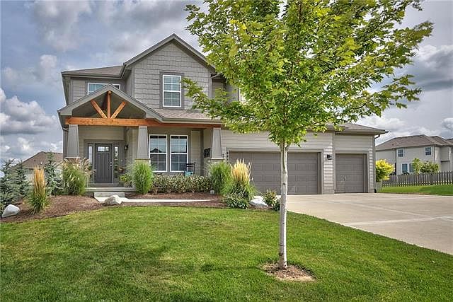 1st image of 5217 Meadowsweet Ln