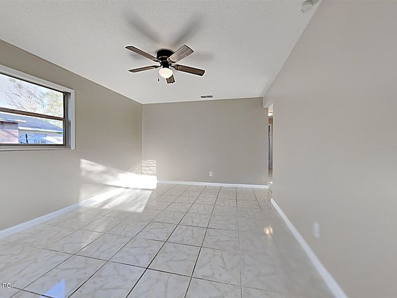 3rd image of 1433 Floyd Cir W