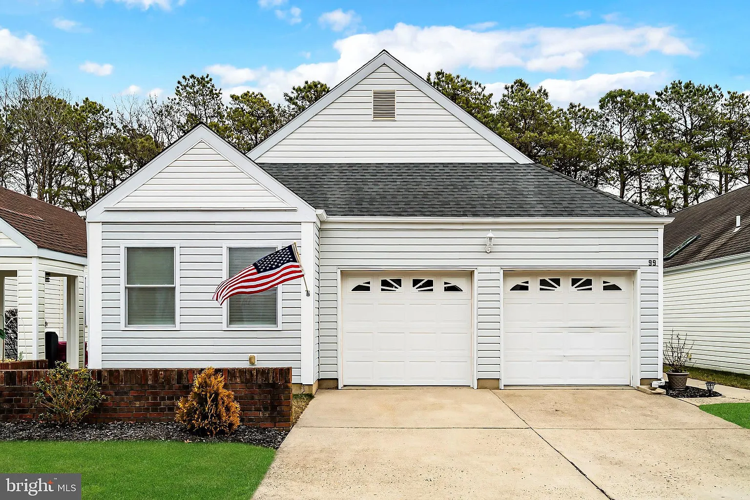 99 Deerfield Dr photo 1