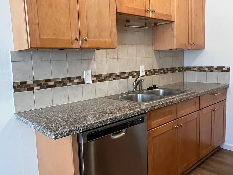 1911 Wildwood Way #1 — Photo 5