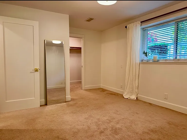 623 Carol Way #B — Photo 45