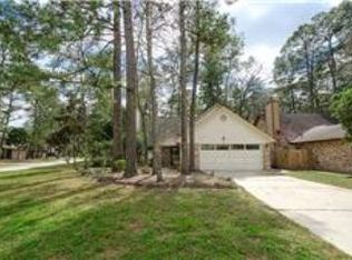 10 S High Oaks Cir, Spring, TX 77380