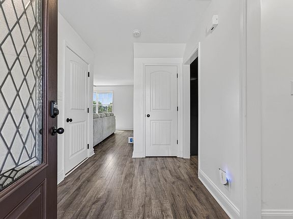 5th image of 832 Crestone Ln