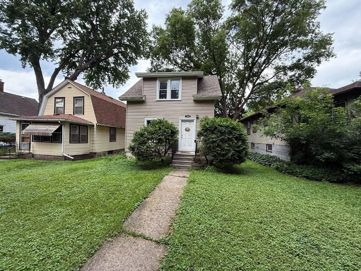 1032 26th Ave SE in Minneapolis, MN 55414 — Photo 1