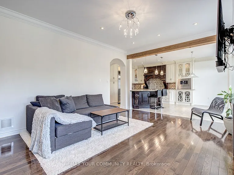 230 Humberland Dr — Photo 15