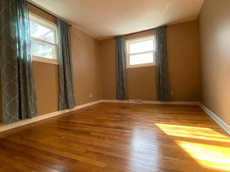 137 Houston Ave #1 — Photo 9