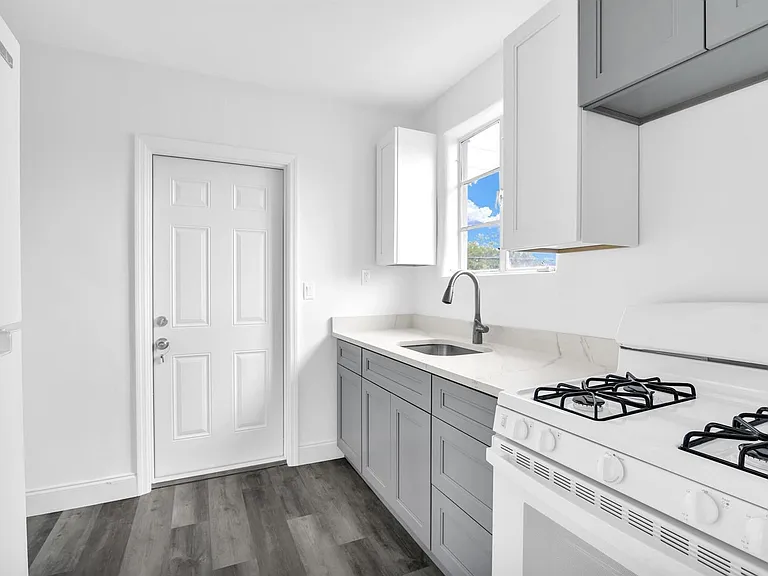 820 N Dixie Hwy #4 — Photo 14