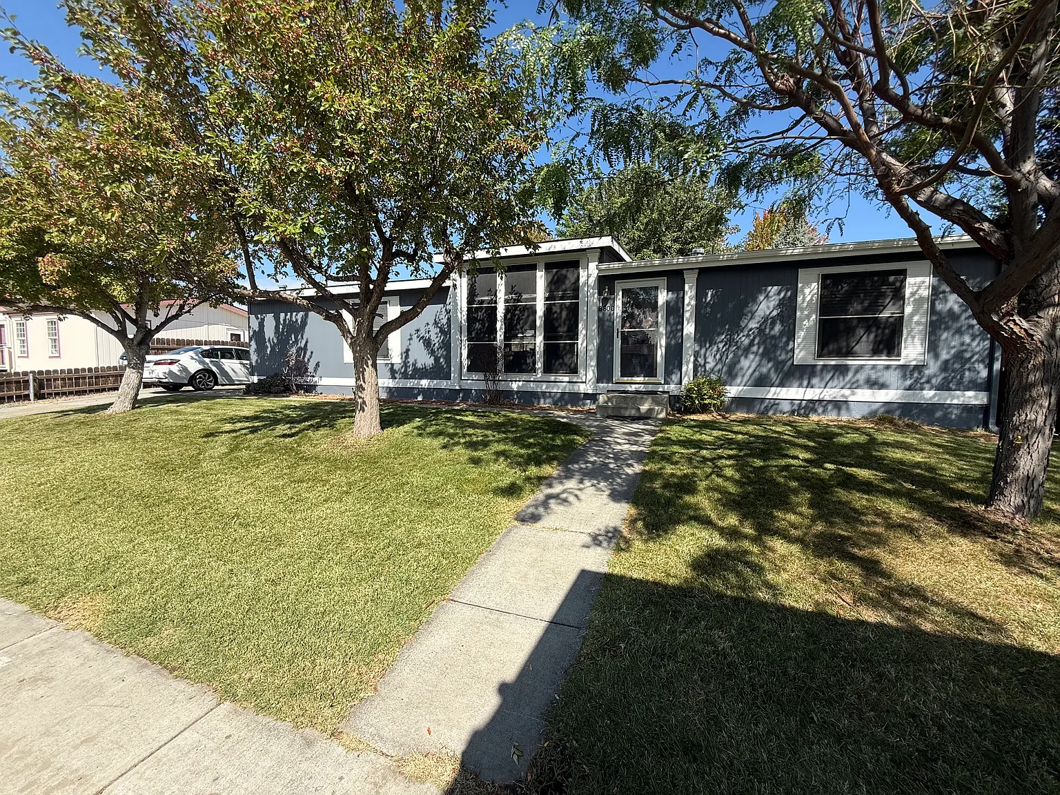3 bed, 1456 sqft, $2,195 — Photo 2