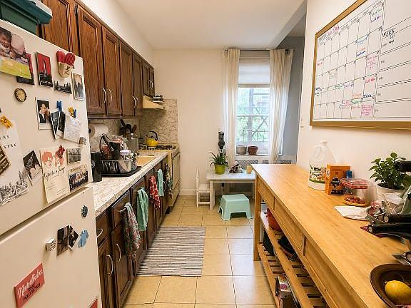 4th image of 276 Degraw St #3