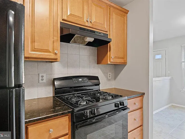 3904 Elberta Ln — Photo 10