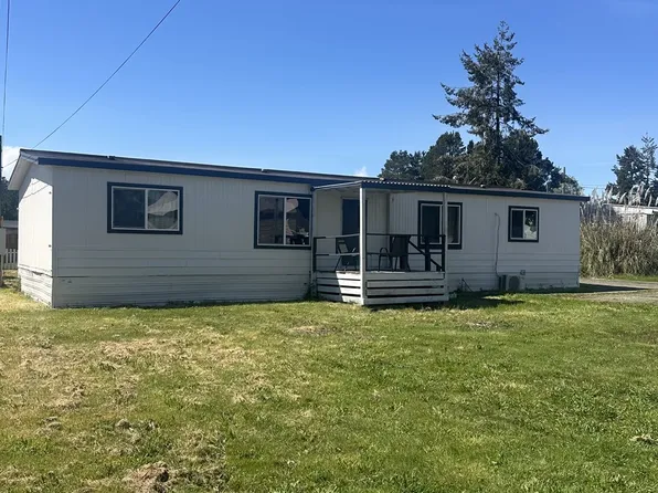 355 N 8th St, Lakeside, OR 97449